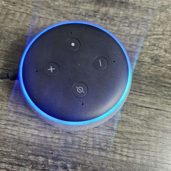 Echo Dot 3rd Generation Smart Speaker D9N29T Alexa WiFi Bluetooth WORKS - Picture 2 of 15